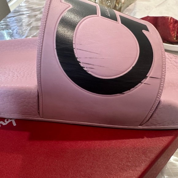 Salvatore Ferragamo Pool Slides - Picture 5 of 11